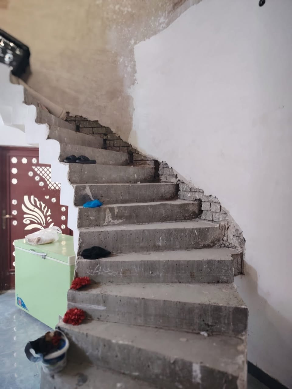 🏡 دار للبيع – فرصة مميزة في الأنبار / الفلوجة 🏡

📍 الموقع: الأنبار – الفلوجة – حي الجغيفي الثاني
قرب الحولي وجامع عبد الرزاق الضاهر.

✨ مواصفات العقار:
🔹 المساحة: 150 م²
🔹 الواجهة: 7.5 م
🔹 النزال: 20 م
🔹 بناء حديث من الطابوق
🔹 شارع 10 م نافذ على شارع 40 م (الحولي)
🔹 الأرض بكر
🔹 المنطقة مخدومة بالكامل (ماء، كهرباء، خدمات)

🏠 المتبقي فقط:
✔️ لبخ الواجهة
✔️ ستارة الواجهة
✔️ صب سقف البيتونة

📑 صنف العقار:
طابو زراعي – سند 25

📍 الموقع ممتاز وهادئ، وقريب من جميع الخدمات.

📞 للاستفسار والمعاينة:
***********
***********

مكتب الجزيرة للعقار
بيع • شراء • مقاولات

#فلوجة #الأنبار #حي_الجغيفي_الثاني #دار_للبيع #عقارات_الأنبار #مكتب_الجزيرة_للع
