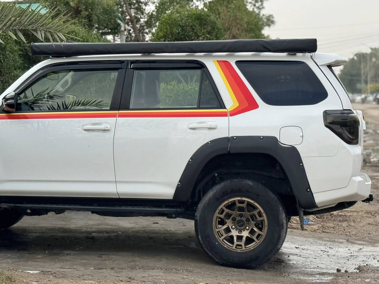 فور رنر.
2023
اربعينيه. تكون مميزة  بخط الشركة وختم 40 على الكشن وعلى الدشبول.
فول مواصفات 
كشنات كهرباء 
كشنات جلد اسود 
هيترات كشن 
هيترات استيرن 
بصمه 
كامره 
رادار 360 
تحديد مسار 
 ماشيه 21000. مايل 
رقم بغداد 
صبغ جاملغ خلفي. 
وتبديل صندوك نفس لون 
السياره مصروف عليها. تخم دبل لوي سعر1000$ 
سيبايه ومضله 750$ 
بك لايت. 
دوسات حديد 
سعر 33500 
سعره بلاش 
مستعجل على البيعه  نزلت سعرها 
مكلفتني 38
بغداد زيونة 
***********
