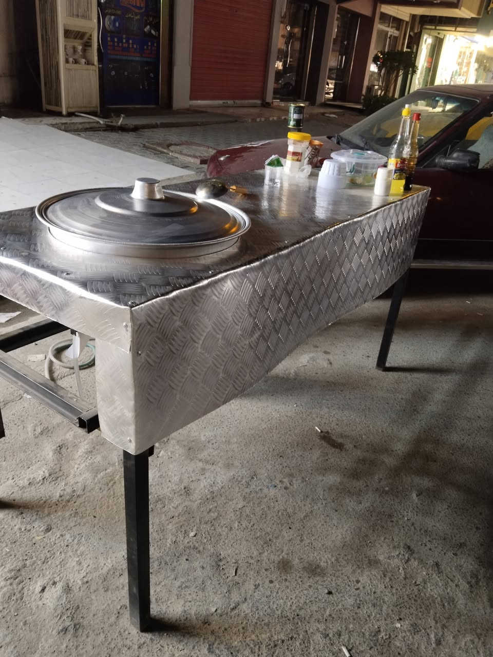 ميز لبلبي للبيع حولتة ميز خظرة السعر تريد ترجعة لبلبي تريد تخليه ميز خظرة السعر 165الف ***********
