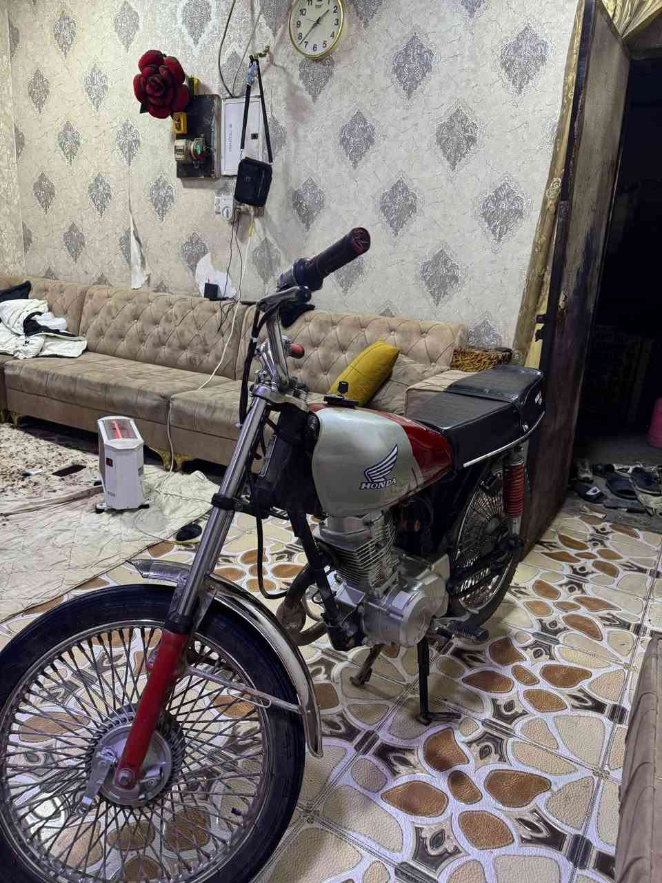 نامه للبيع اوراق اصولي مكمركه وكامله مكينه تبديلتين دهن صارلهة شهر ونص من شديتهة السعر 675
*********** عنواني ساحه سعد
