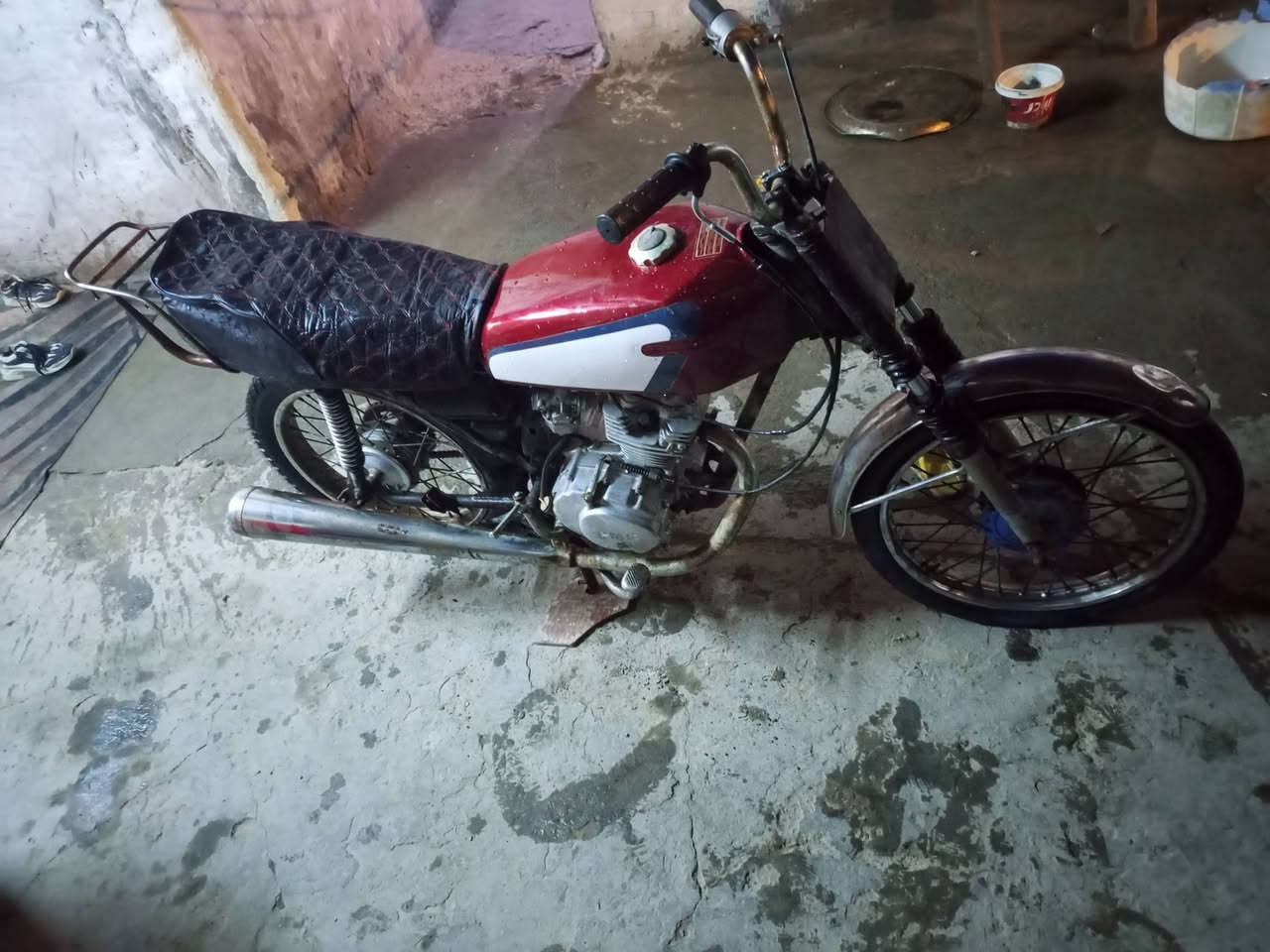 دراجه نضيفه مكينه نامه شلامجه لبيع سعر 250وبيه مجال شراي يتصل مكان بصره معقل  ***********
