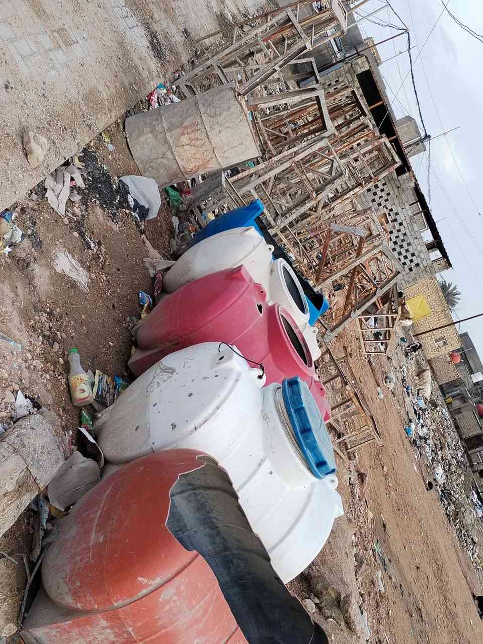 سكله كامله للبيع..
المكان الحمزه الشرقي..
الهاتف ***********
طزلات عدد ٥٠ بين متر ونص مترين وثلاث أمتار
دوس او دراب عدد ٤٠ 
درج مترتين ونص عدد ٦
درج ثلاث أمتار عدد طبك ١
درج ست متر عدد ٢
درج اربعه متر عدد ٢
برميل عدد ٢٥
تانكي ماي عدد ٥...
كسار كبير عدد ٧
همر عدد ٣٠
درين عدد ١٠
كوسره عدد ٨
منشار بانزين عدد ٢
ماطور ماي عدد ٢
قفص تركيب ابو ٩٠ عدد ١٠
قفص ابو ٦٠ عدد ٤
عرباين عدد ٨
كمبريسر عدد ٤
قفاز عدد ٢
حادلات عدد ٤
مكينه لحيم الالكترونيه عدد ٢
مكينه لحيم كبيره استيل عدد ١
فاره غسل عدد ٢
........
كاويات ماء عدد ٦
مولده عدد ٢
سبب البيع عدم التفرغ..
