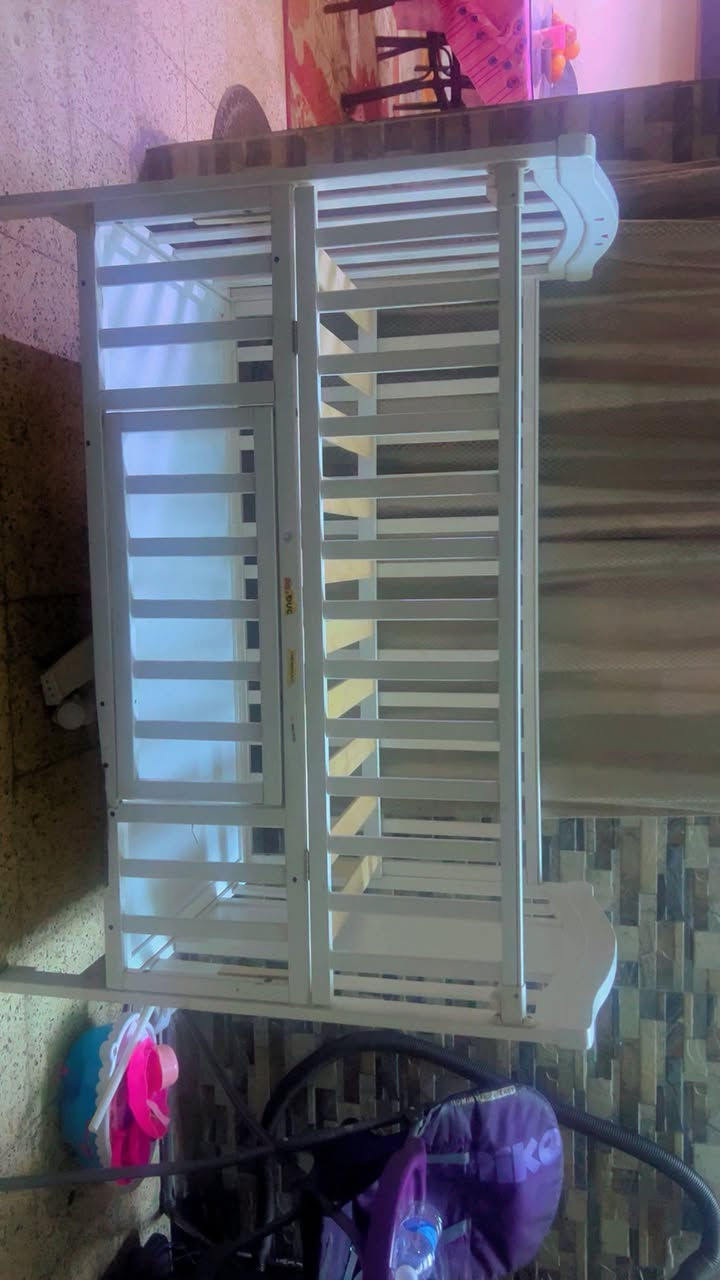 السلام عليكم سرير طفل للبيع اخذته ب290دولار 
اريده ب100
وعندي مصدات جديده هم وياه 
مكاني الطوبچي


**إذا كنت صاحب هذا الإعلان وتريد حذفه لأي سبب، رجاءا أرسل رسالة إلى الدعم الفني**