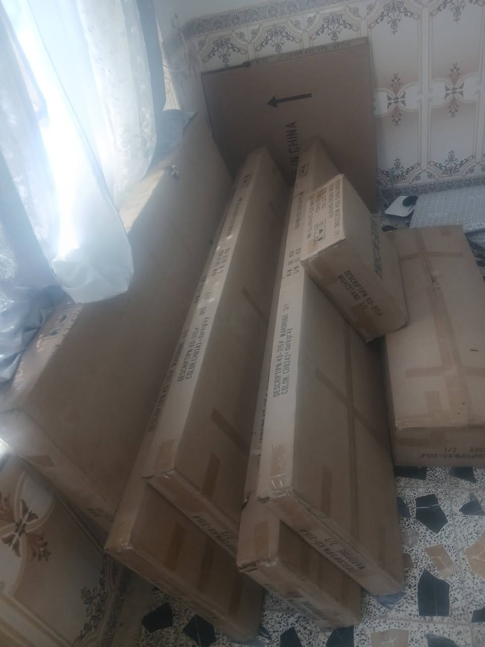 سلام عليكم قرفه خشاب كامله جديده قير مفتوحه سعرها 800كامله  عنواني بغداد المعامل فقط شراي يراسل خاص او رقم ***********وات ساب
