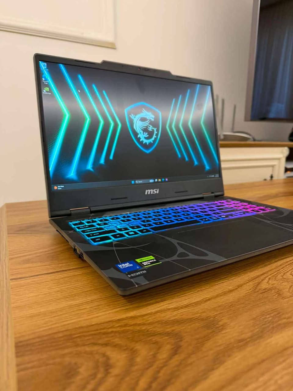 Gaming ( Open Box )
MSI Cyborg 15 Gaming Laptop
• Processor: Intel Core 7 240H (10 Cores, 16 Threads, up to 5.2 GHz) . Graphics Card: NVIDIA GeForce RTX 5060 Laptop GPU?. Display: 15.6" Full HD (1920x1080), 144Hz Refresh 

تەنها لە کارتۆن دەرهاتوە هەموو گیانی بە شەرتە 
رێژەی پاتری شەعن کردنەوەی دیارە لە وێنەکان کە سفرە 
لە هەولێرم نرخی ١٠٨٥$ أربيل, العراق


**إذا كنت صاحب هذا الإعلان وتريد حذفه لأي سبب، رجاءا أرسل رسالة إلى الدعم الفني**