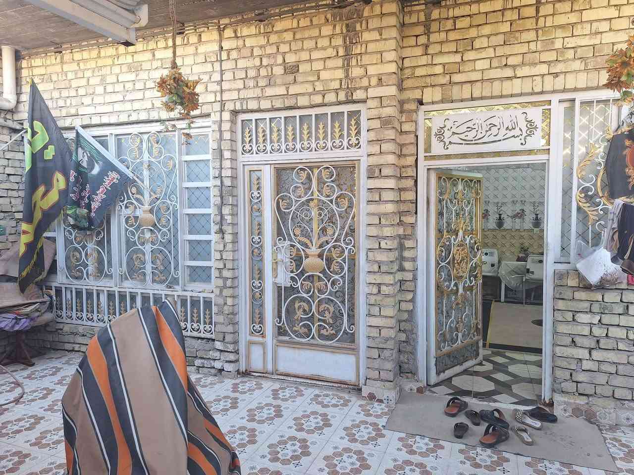 بيت بنهاوند الاولى ٢٠٠م طابقين رقم معاملة كامله واصله للتقييم قريب على أسواق الكفيل بناء سنة ٢٠١٩ سعره ١٢٥ مليون تفاصيل أكثر اتصل على الرقم ***********
