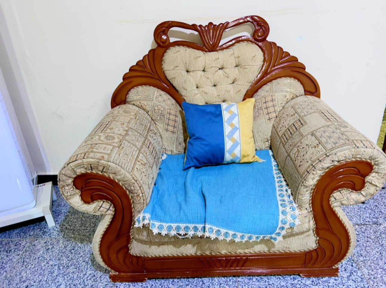 تخم قنفات للبيع مستعمل 5قطع7مقاعد مستعجل مكاني البصره للاستفسار *********** وسعر مناسب
