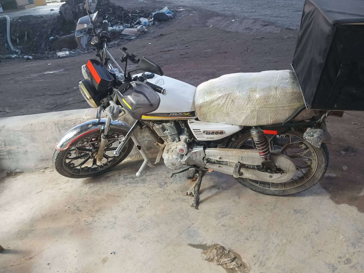 السلام عليكم دراجه ايراني موديل 25اوراق دراجه ماناقصها شي كامله بصمات عدد 2تشغيل عن بعد المكان هور الباشا التاجي السعر700وبيها مجال ***********
