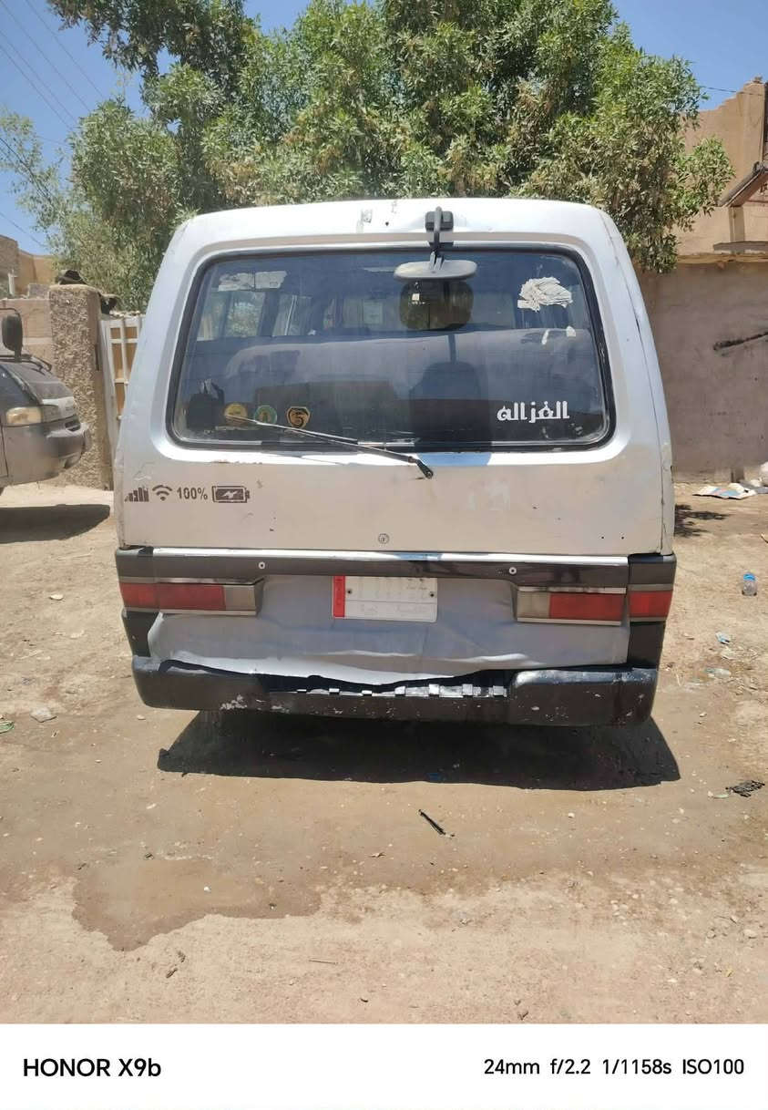 سلام عليكم كيا بسته ١٩٩٣ قادسيه سنويه نافذه نهايت ٢١  وكاله عامه بسمي  تريد تحويل تريد وكاله تخم تاير حداديه جاهزه لي الاخير باتري دينمو سلف كهربائيات كله شغاله  مكينه خير من الله لا تبخير ولا تنقيص كير جاهز ما مفتوح ابد عليه هيئه ٤٥٠  غرمات ٣٠٠ وره لي ياخذه ب ٢٨ وبيه مجال جدا بسيط *********** بابل مركز مدينه امروس حسب القناعه
