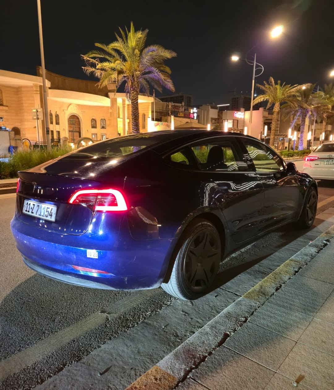 السلام عليكم تيسلا. موديل 2023 مودل 3 تك ماطور حادثهة وسونار موجود نزلتة وية صور السعر 150 وبي مجال بسيط ***********
