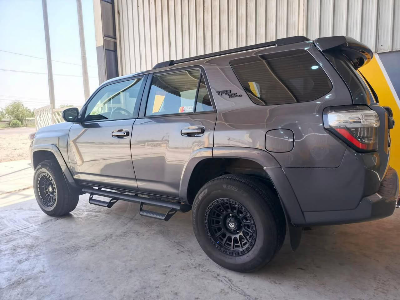 السلام عليكم فورنر 2021 رقم اربيل تريد تحويل او وكاله TRD offrod الحادث مرفق مع الصور  سياره جديده جاهزه 
السعر 245 وبيه مجال الشراي يتصل
واسط العزيزيه 
***********
