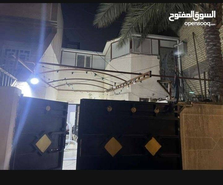 السلام عليكم بيت للبيع حي القاهرة الثانيه يم جسر البنوك الجديد بيت عكادة مساحته 125 واقع حال 130 بيت نظيف وينسكن بي البيت يحتوي على كراج جبير حمام خارجي مدخلين واحد ع المطبخ واحد ع صاله غرفة جوا وحمام جوا وترك
فوك غرفه وسويت معزول وبي درج برا 

اليريد يستفسر يخابر على هذا الرقم 
***********
