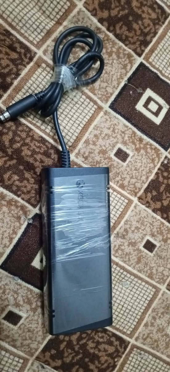 📌 للبيع: Xbox 360 Slim
مساحه التخزين 320 مع الكارتون
يحتوي على 92لعبه 🎮الحد الاقصى 300 لعبه 
يحتوي على ثنين جوستك اصلي 
🔥 نسخة Slim الأصلية بحالة جيدة
🕹️ تصميم نحيف وأناقة سوداء
📺 يدعم HDMI
🔊 هادئ وموفر في الحرارة
🎮 مناسب للألعاب القديمة والكلاسيكيات والحديثه 
💿 يعمل مع الألعاب الأصلية + إمكانية التعديل (إذا حاب)
🔌 كامل الشواحن والكابلات (إذا موجود)
📦 الحالة: نظيف/شغّال 100%
📍 الموقع: (بغداد)
💵 السعر: (90)
يوجد توصيل لجميع المحافظات


**إذا كنت صاحب هذا الإعلان وتريد حذفه لأي سبب، رجاءا أرسل رسالة إلى الدعم الفني**