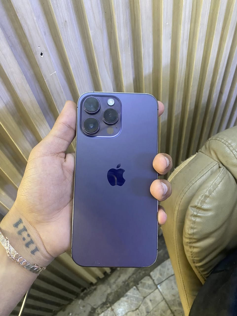 ايفون 14 برو ماكس
ذاكره 128 
بطاريه 87
جهازه نضيف 
ماستر شرق اوسط 
بدون كارتون 
سعر 875

***********
