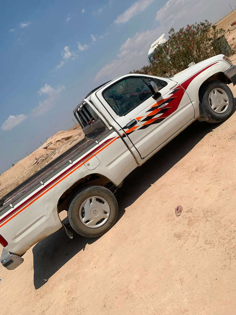 السلام. عليكم بيكم 98البيع رقم لأنبار  مشروع وطني سعرها 72وبيها مجال ***********
