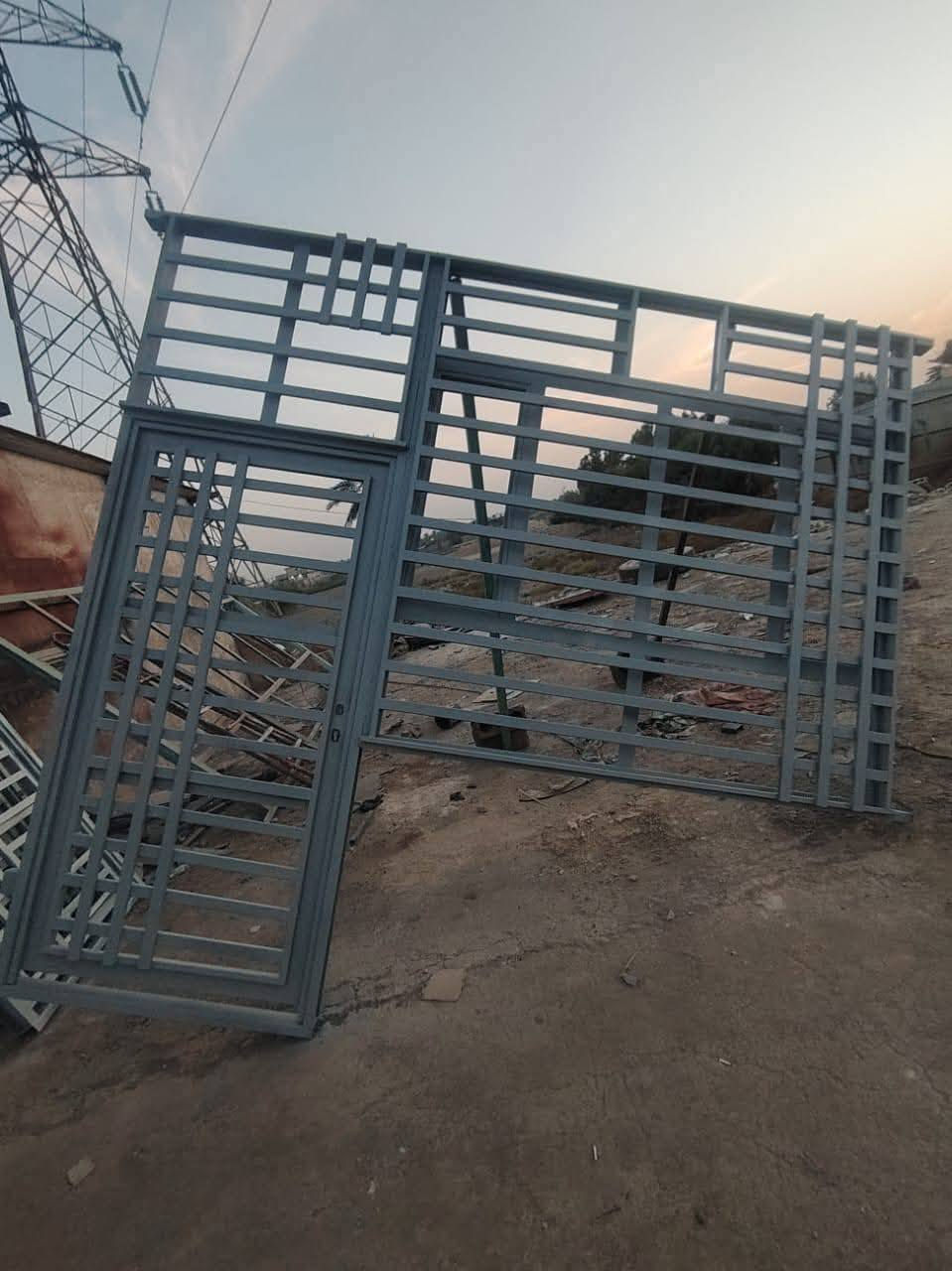 بيبان شبابيك محجرات قمريات كيسبان تصليح الحديد التالف والنرمايد 
حداد متنقل كربلاء الشبانات
***********
