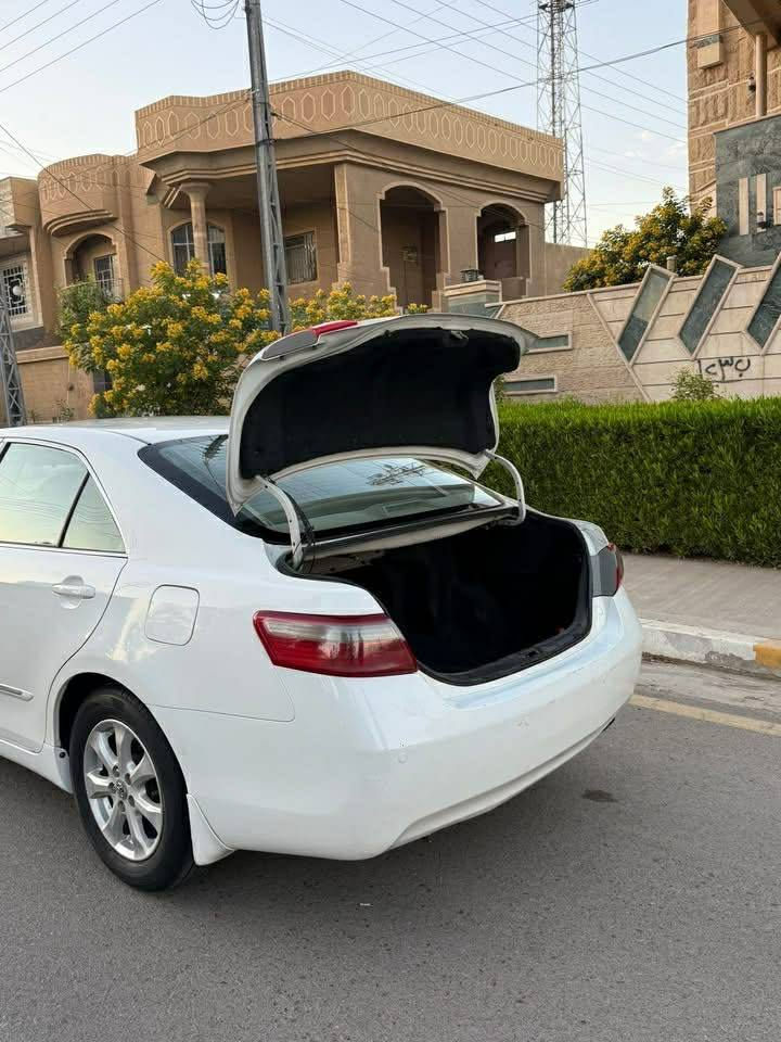 كامري 2008
لون ابيض 
خليجي 
رقم بغداد بأسمي
فتحت سقف 
تحكمات ستيرن
(السياره مكفوله كفالة عامة )
وجديده بمعنى الكلمة وجاهزه من كل نواحي متخلي عليها دينار
السعر ١٢٨ 
 مكاني الرمادي  ***********
