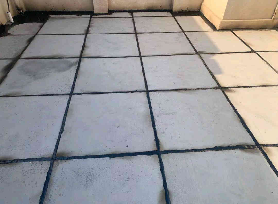 سلام عليكم عملي ماستك شتايكر وتزفيت صطح شغل مرتب إعادة تنضيف ماستك وعمل من جديدد
***********
ويوجد وتساب
