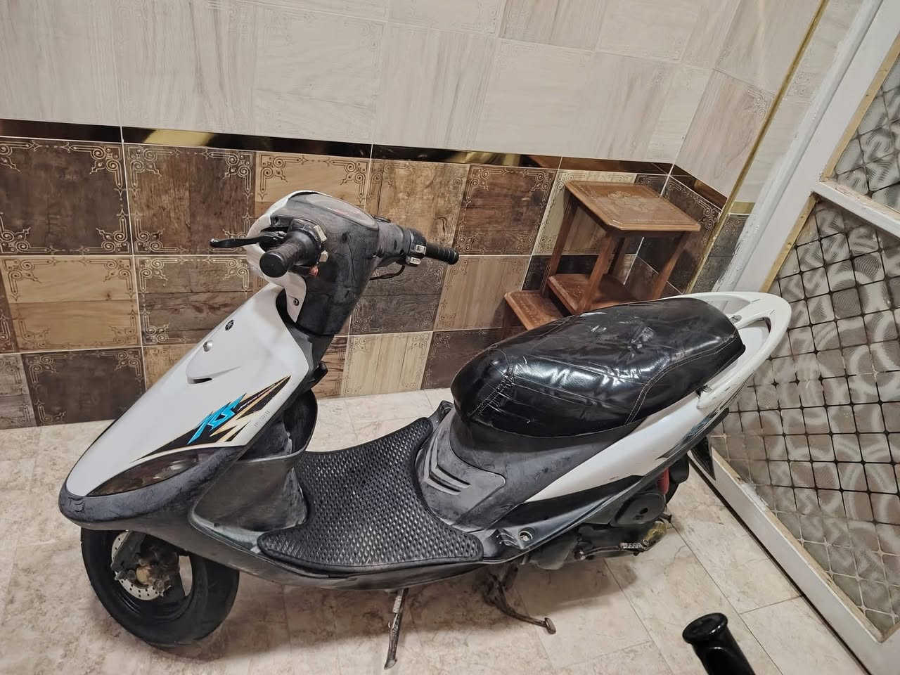 للبيع ماكس عدله الدراجه كفاله عامه من كلشي  الدراجه بوشه ٤٩ بلاد صار اقل الشهر  من نازله من الرمبه وصله موجود وبيه منفيس الدراجه كله مختمه  شلعه  تشك الكاع كامله مكمله مابيه نقص برغي كله شغاله من الويل للويل ، مكاني بابل قرب جسر بته ، ( الاستفسار خاص ) و هذا رقمي ***********
