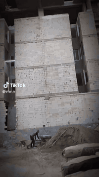 السلام عليكم ورحمة الله وبركاته
ونج بانزين نحالة سريع تصعيد جميع مواد البناء طابوك ابلوك كاشي سيراميك مادة لاصقة جص رمل اسمنت بورك وتنزيل كافة الانقاض من طابق الاول الحد طابق 15 نطلع كافة المحافظات بابل بغداد كربلاء النجف ديالى و ب ارخص الاسعار اتصل وبيك خير وتدلل.. ***********
