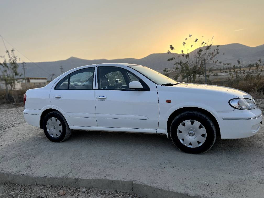 نیسان سەنی یابانی 2009
مەکینە سپی گەورەی زۆر پاک 
سەنەوی تا 2030 تازەیە بە ناو خۆمەوەیە
بۆیاخ دوو دەرگاو چەملاغی لای سکن بێ ناوگرتن 
سەیارەکە زۆر پاک و جوان ماوەتەوە  نمونیە لە جوانی
 سەیارەکە لە سلێمانیە 
***********
*********** السليمانية, العراق
