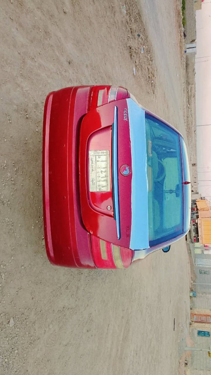 السلام عليكم سياره جيلي مكفولة مكينه وكير مصبوغة صبغ عام للجماليه 2013كهربايات شغالات السعر 35وبيها مجال مكاني ديوانيه قضاء السدير حداديه على الشرط مابيها خياسات الشراي يتصل على الرقم الموبايل ***********مامتواجد بلفيس
