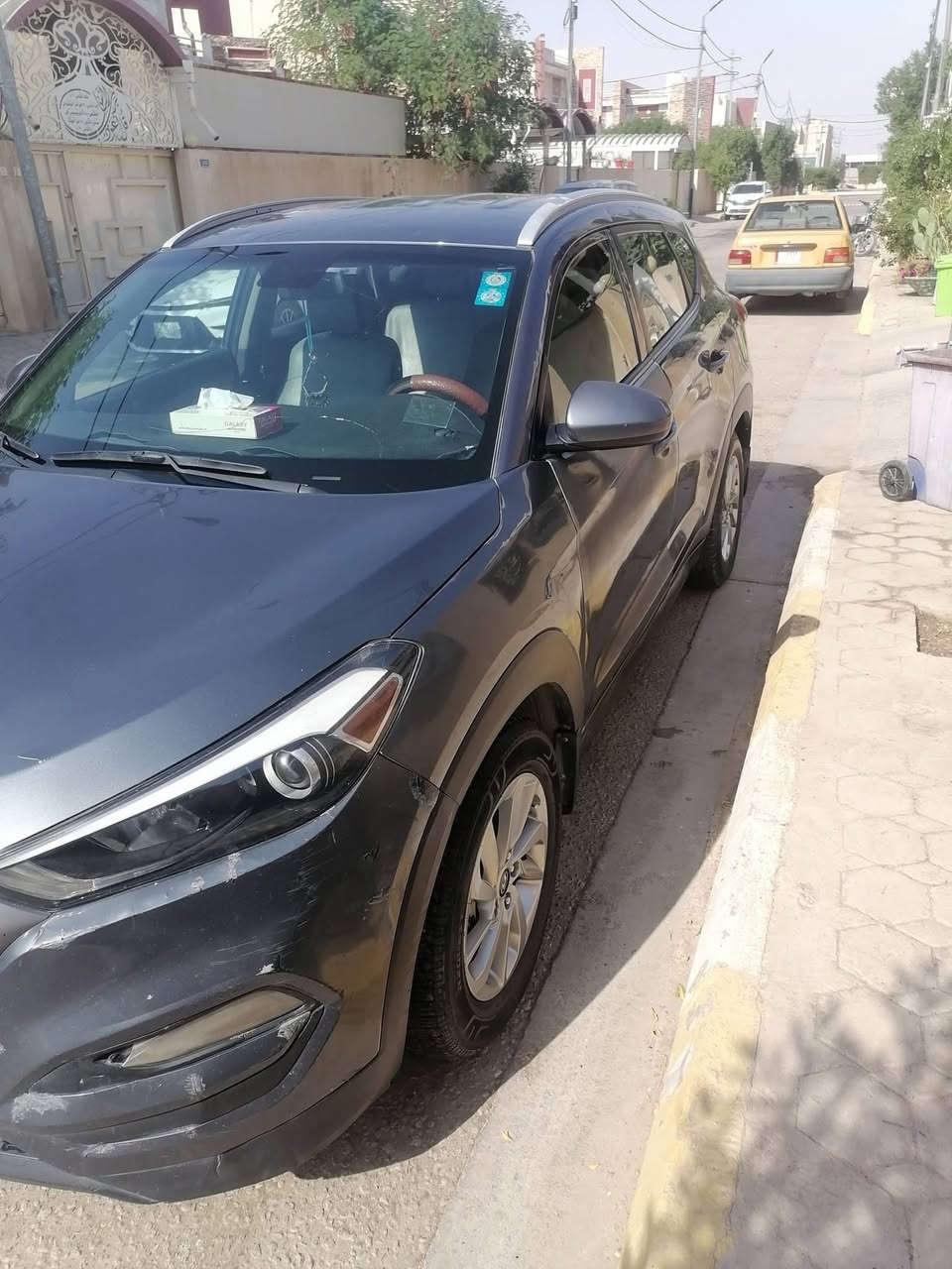 السلام عليكم للبيع او مراوس توسان موديل ١٦ رقم ميسان حره وارد امريكي بسمي ضرر بامريكا بابين خلف السايق للاستفسار الاتصال على الرقم *********** او***********
