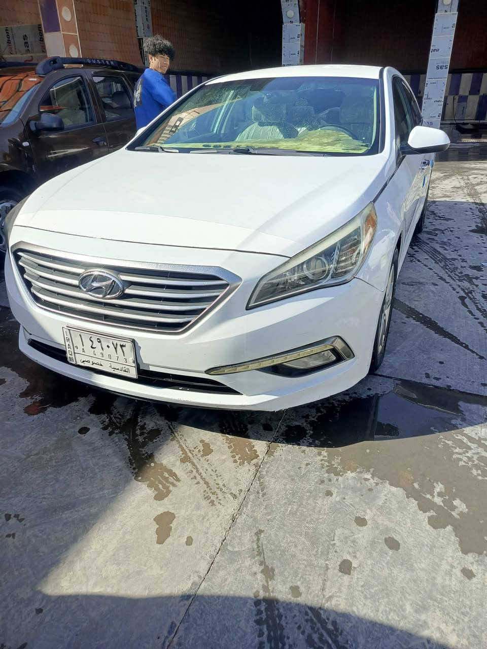 سوناتا 17  مكينه 2400 سياره تخبل جديده ماشيه 110 الف  امريكي ضربتها جاملغ خلفي وجنطه شويه حادثها مال امريكا السعر 120 وبيها مجال    الشراي يتصل مامتواجد عل فيس ***********
