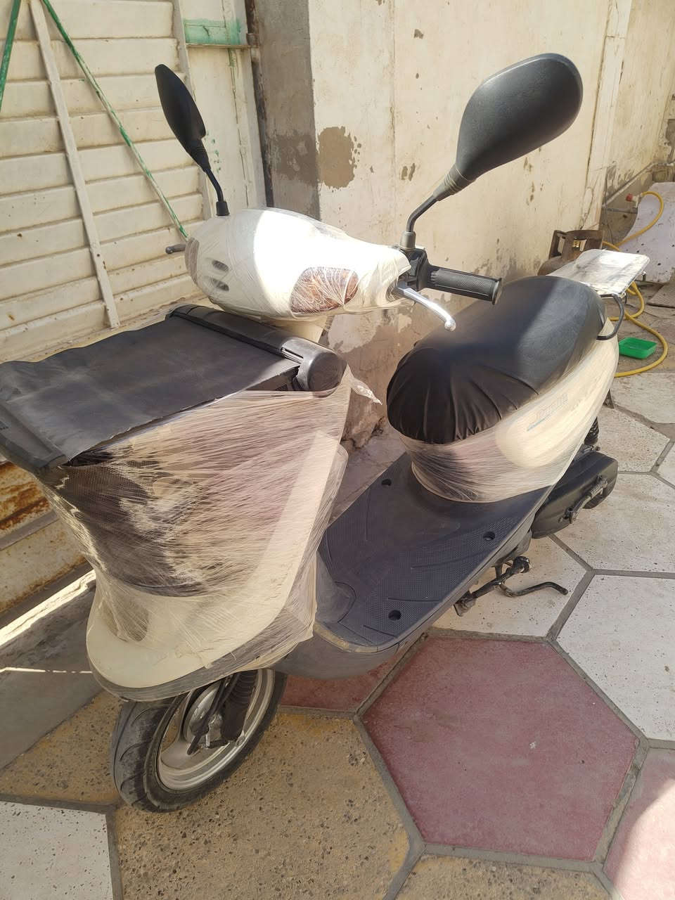 سلام عليكم اخوان دراجه زعره جديده ونظيفه للبيع وللاستفسار تواصل على الخاص وعلى الرقم ***********
