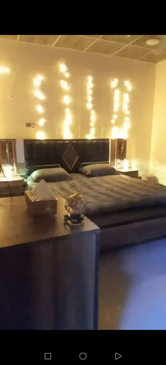 غرفه للبيع اخت الجديده بصره حي الحسين
السعر 700 بيها مجال
رقم الهاتف ***********
