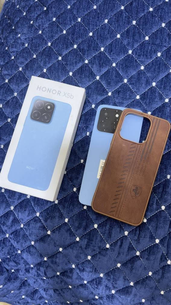 موبايل HONOR X5p ذاكرة 64 جهاز نضيف بي فطور بالشاشة ممأثرة على اللمس السعر ٩٠ بغداد الحرية *********** بغداد, العراق
