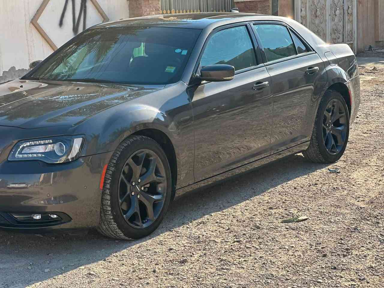 اوباما كلايسلر 2023 فئه 300S دخول جديد ظباط فول فتحتين كشانه تدفئه وتبريد تشغيل عن بعد حساسات فول معروفه مواصفات S صبغ شويه بلچاملغ خلفي وباب مبدل بلادي فقط ضرر امريكا بدون دواخل السياره شرط ماشيه ٤٣ 
مكان سامراء ضرر مرفق مع الصور 
للاستفسار ***********
***********
