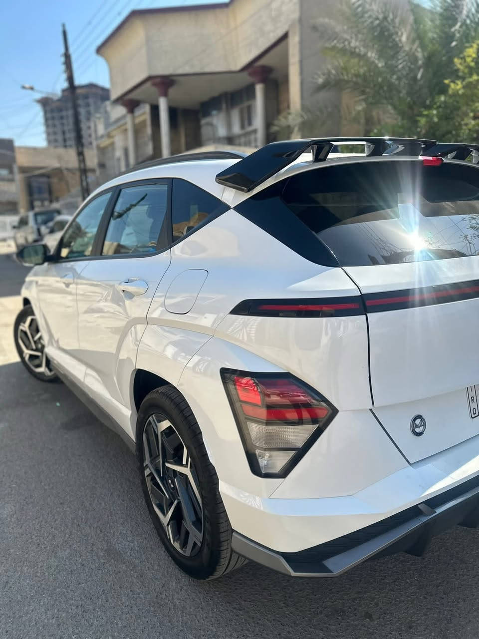 السلام عليكم
كلين سيارة كفاله عامه 
🔥 للبيع – 2024 Hyundai Kona N Line 🔥

سيارة شبابية رياضية شكل وأداء ومواصفات فول ✨

🚗 محرك 1.6 تيربو – عزم قوي وسواقة ممتعة

📍 ماشي 40 آلاف ميل فقط (جديدة عملياً)

❗ بدون حدثه عل ايدي سيارة وكلين

💎 مواصفات فُل N Line:

✅ فتحة سقف

✅ تشغيل عن بعد + بصمة + دخول ذكي

✅ ستيـرن رياضي N مع تدفئة

✅ شاشة كبيرة تدعم Apple CarPlay

✅ شاحن لاسلكي

✅ مقاعد جلد + كنتارة رياضية بختم N

✅ أنظمة قيادة (Sport / Normal / Snow)

✅ قيادة شبه ذاتية

✅ LED أمامي متصل (شكل هجومي مميز)

✅ سايد بريك زر + إشارات بالمرايا

السيارة مرتبة ونظيفة جداً، وجاهزة للاستخدام 👌

📞 اتصال أو واتساب: ***********
