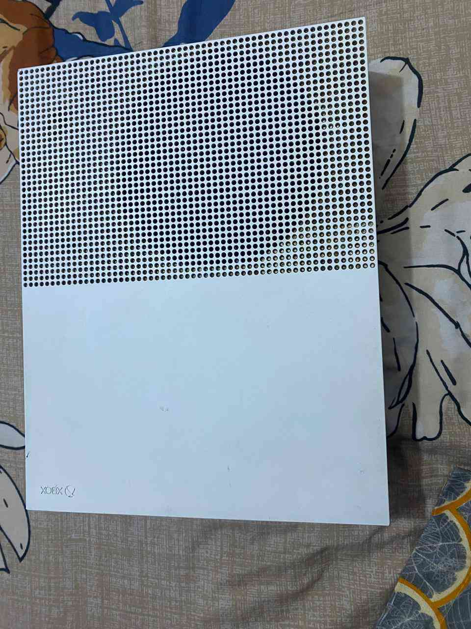 اكس بوكس وان s xbox one s
ذاكرة نص تيرا 
جهاز نضيف حيل 
ما مفتوح ابد 
كارتونته ويا وكيبلاته كاملات 
بي حساب بي العاب وبي العاب ملفله ومفتوح بيهن اسلحه وسكنات مثل ريمبو سكس وبتل فيلد 
ن كريد بلاك فلاك 
اساسن كريد يونتي 
اساسن كريد ميراج 
اساسن كريد ساندكيت 
اساسن كريد فالهالا 
اساسن كريد ٣
بتل فيلد ١ 
بتل فيلد v
كل فوف ديوتي كولد وار 
كونرول 
كلفديوتي كوست 
دراكون ايكي 
فيفا ٢٠٢٦
فيفا ٢٠٢٥
فيفا ٢٢
فورزا هورايزن ٢
فورزا ٥
جي تي اي v
ميترو ٢٠٣٣
ميترو ايكزوس 
ميترو لاست لايت 
بروتو باي ٢
وايتشر ٣
واتش دوكز لاجن
ذه دفجن 
تايتنفل ٢ 
السعر خاص


**إذا كنت صاحب هذا الإعلان وتريد حذفه لأي سبب، رجاءا أرسل رسالة إلى الدعم الفني**