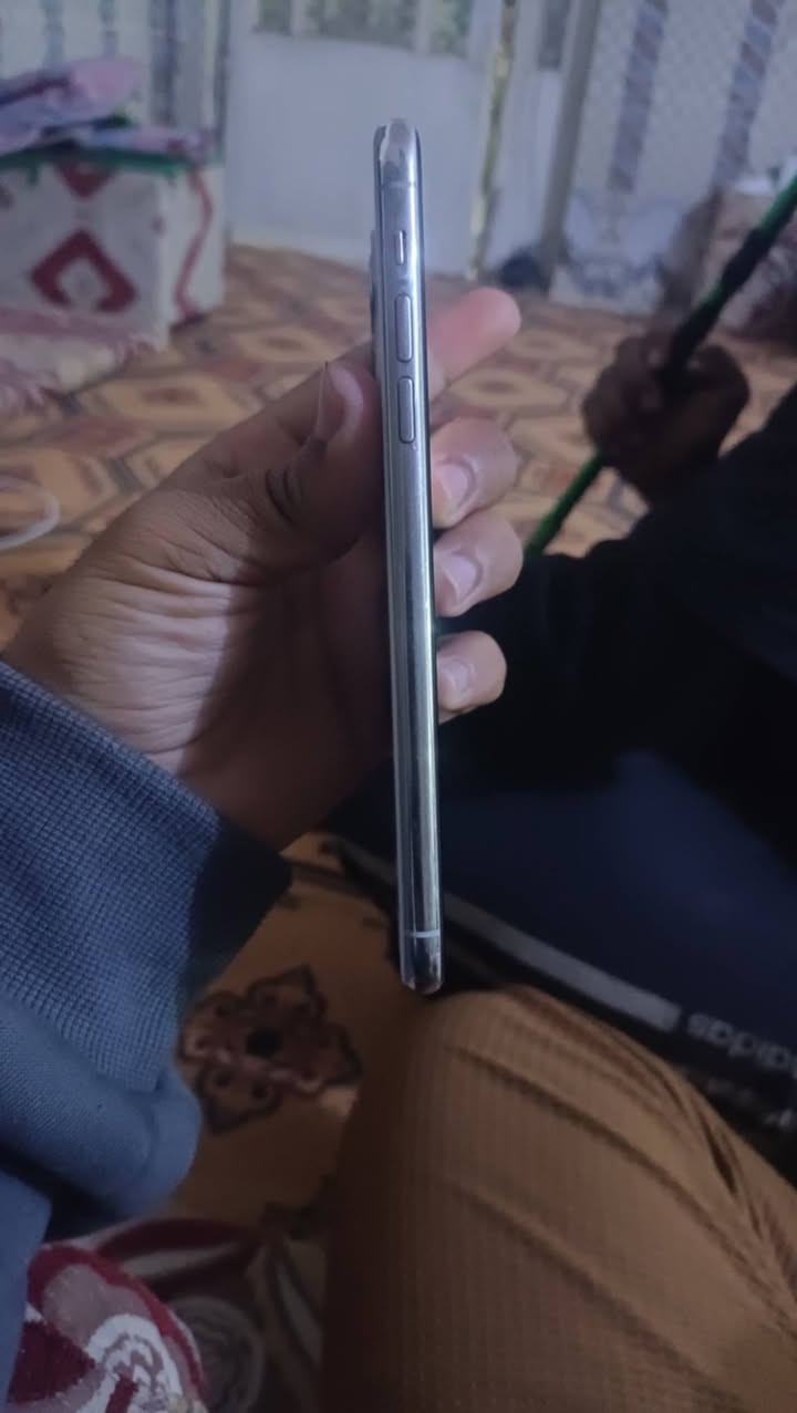 السلام عليكم ايفون ١١ برو
مبدل بطاريه ١٠٠ اصليه المكان الحمزه الغربي 
***********
