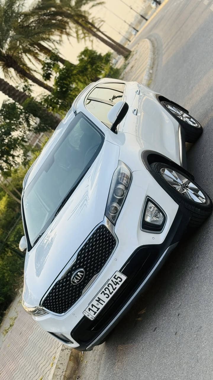 السلام عليكم
سورنتو 2016 خليجي 
ماشيه 150 km
المواصفات 
بصمه تشغيل 
بصمه ابواب 
مري شفط 
اشاير بالمري 
بردات خلفيه بلاد 
كشنات كهرباء 
كامرة دوارة 
ويل كروم 
ترحيب مري +اضائة 
7 راكب 
سلندر 6V
حساسات امامي خلفي 
وباقي المواصفات معروفة 
رقم بغداد مشروع وطني 
السيارة بيها صفحة كلير فقط شرط بدون معجون بدون ضربه بدون دواخل بدون ايرباك 
السيارة جاهزة من كل التفاصيل هزة وسنويه ورقم جديد 
السعر 175 وبيها مجال للطيبين 
العنوان ديالى بعقوبة 
رقم الهاتف ***********
