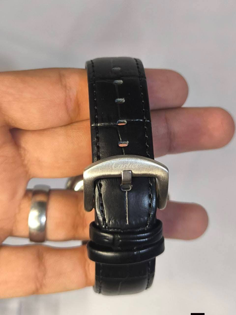 ساعة كارتير Cartier وارد اوربي DHL
تحفة فنية 
ساعة اوتماتيك قلب مفتوح 
تعمل ع الحركة ونبض وتكويك 
نظام شمسي قمري 
زجاج زفير ضد الخدش 
سير جلد طبيعي مختم 
ضد الماء والغبار 

السعر : 45 الف ع اول تم
للحجز والاستفسار يرجى مراسلة الرقم
 ***********
