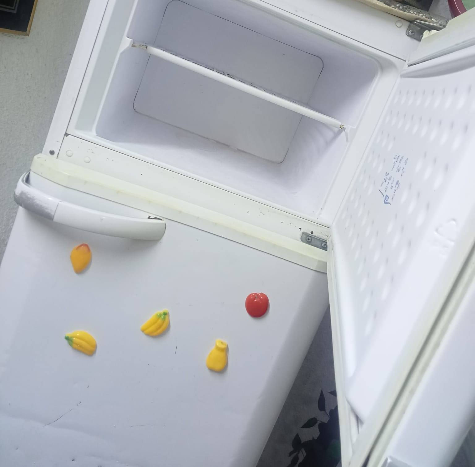 سلام عليكم
غراض للبيع سخان جديد 80 لتر ثلاجة نضيفة اي ضرر مابيها أو تصليح مكان حي شباب  قريب ع جامع علي سجاد 
 اتصال هذا رقم ***********
