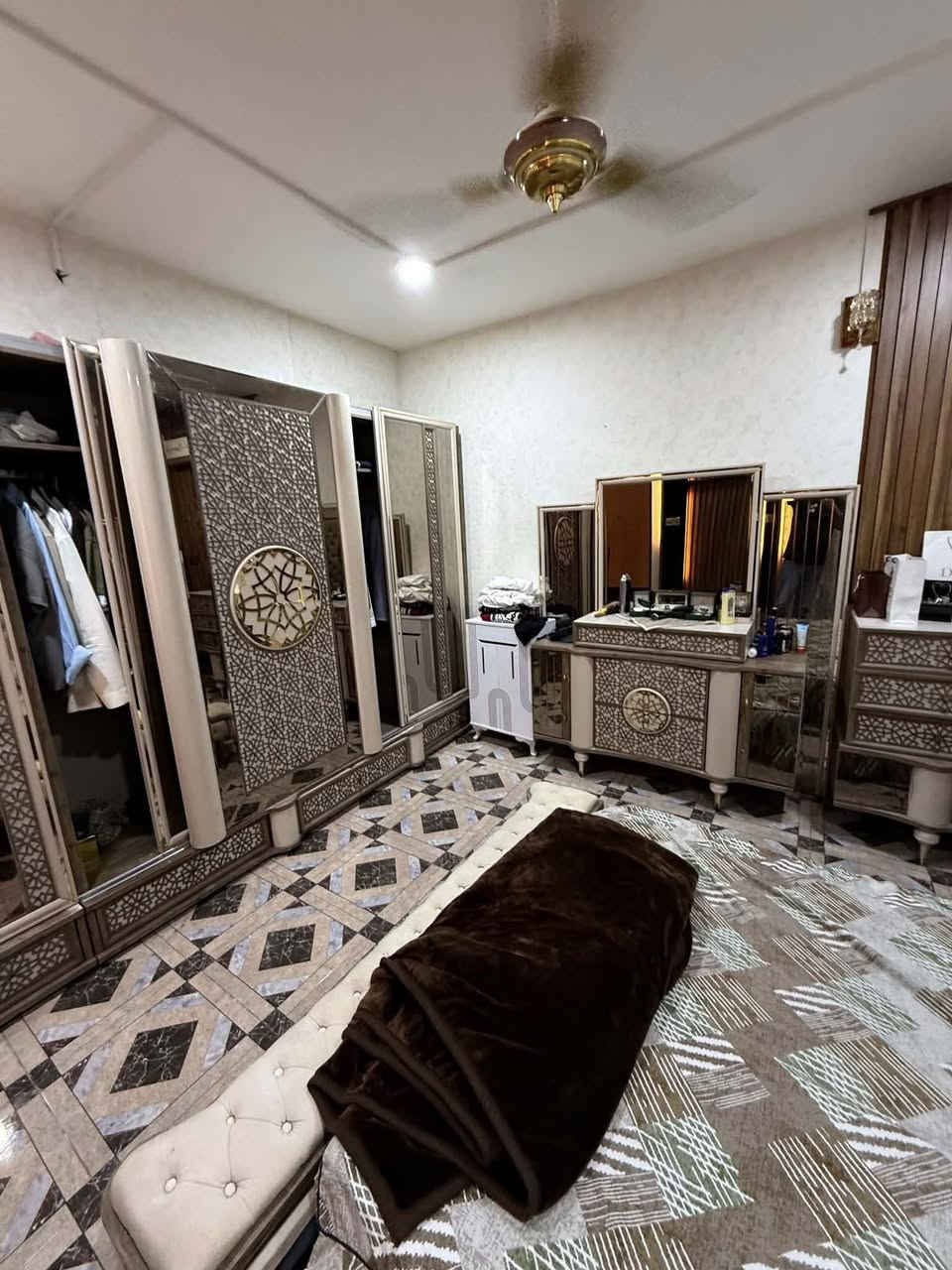 للبيع غرفه نوم 
سعر مليون وبيه مجال 
كلش نضيفه 
عنوان الرمادي شارع 17


**إذا كنت صاحب هذا الإعلان وتريد حذفه لأي سبب، رجاءا أرسل رسالة إلى الدعم الفني**