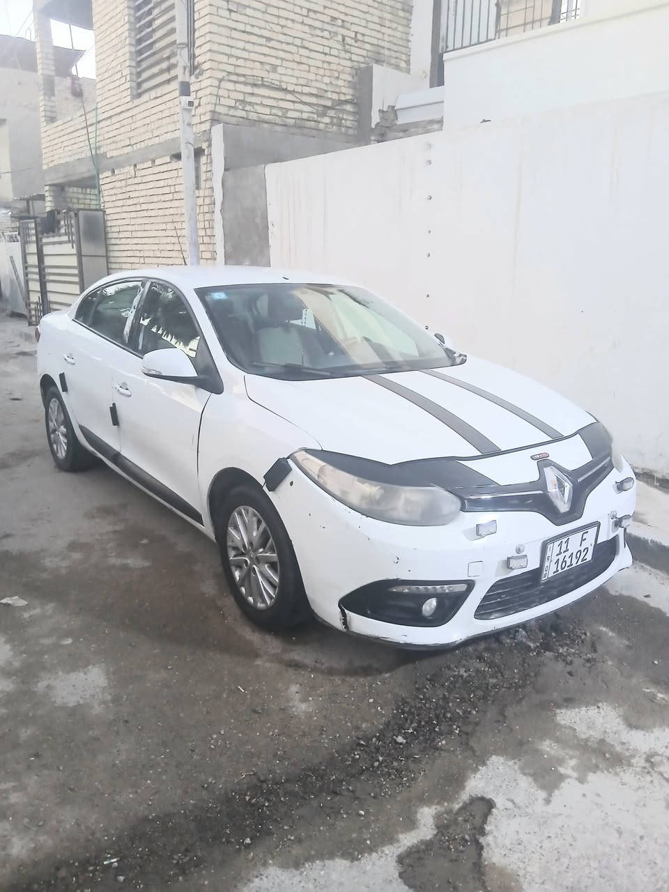 للبيع  سيارة رينو فلاونس فرنسي أصلي 2016  بدون حادث ..  أوتماتيك .. كير و محرك كورلا 1800 كعدة أستندر  .. السيارة بأسمي رقم بغداد أنكليزي تحويل ثاني يوم .. دبل بصمة رينو و كورلا تشغيل عن بعد .. دبل كامرا أمامية و خلفية .. السيارة نظيفة و كلة شغال خير من الله .. *********** .. مكان السيارة بغداد ..
