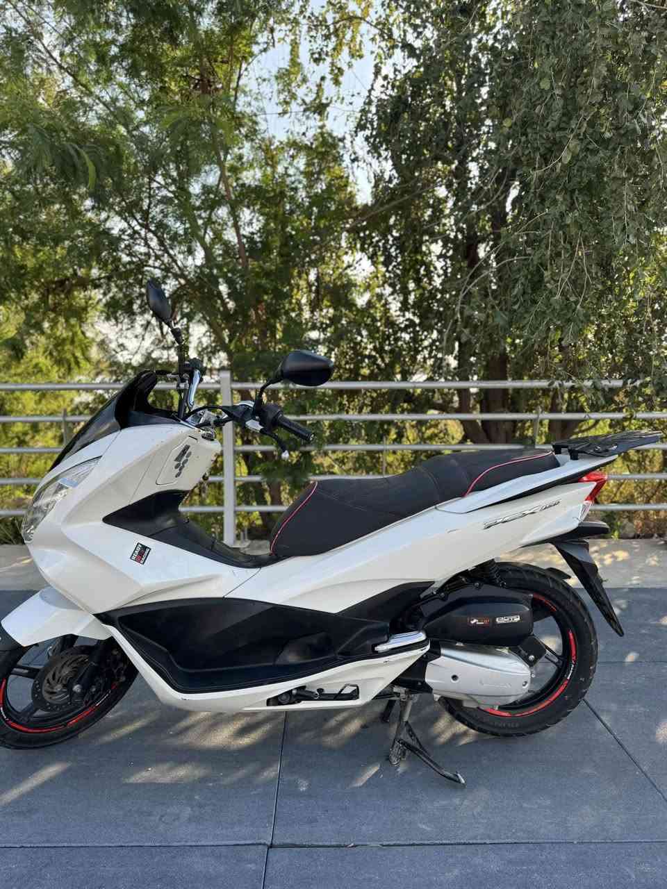 pcx جيل ثاني ياباني مكفول كفاله عامه سعر 14 ورقه وبيها مجال حك الجيه مكاني كوت ***********
