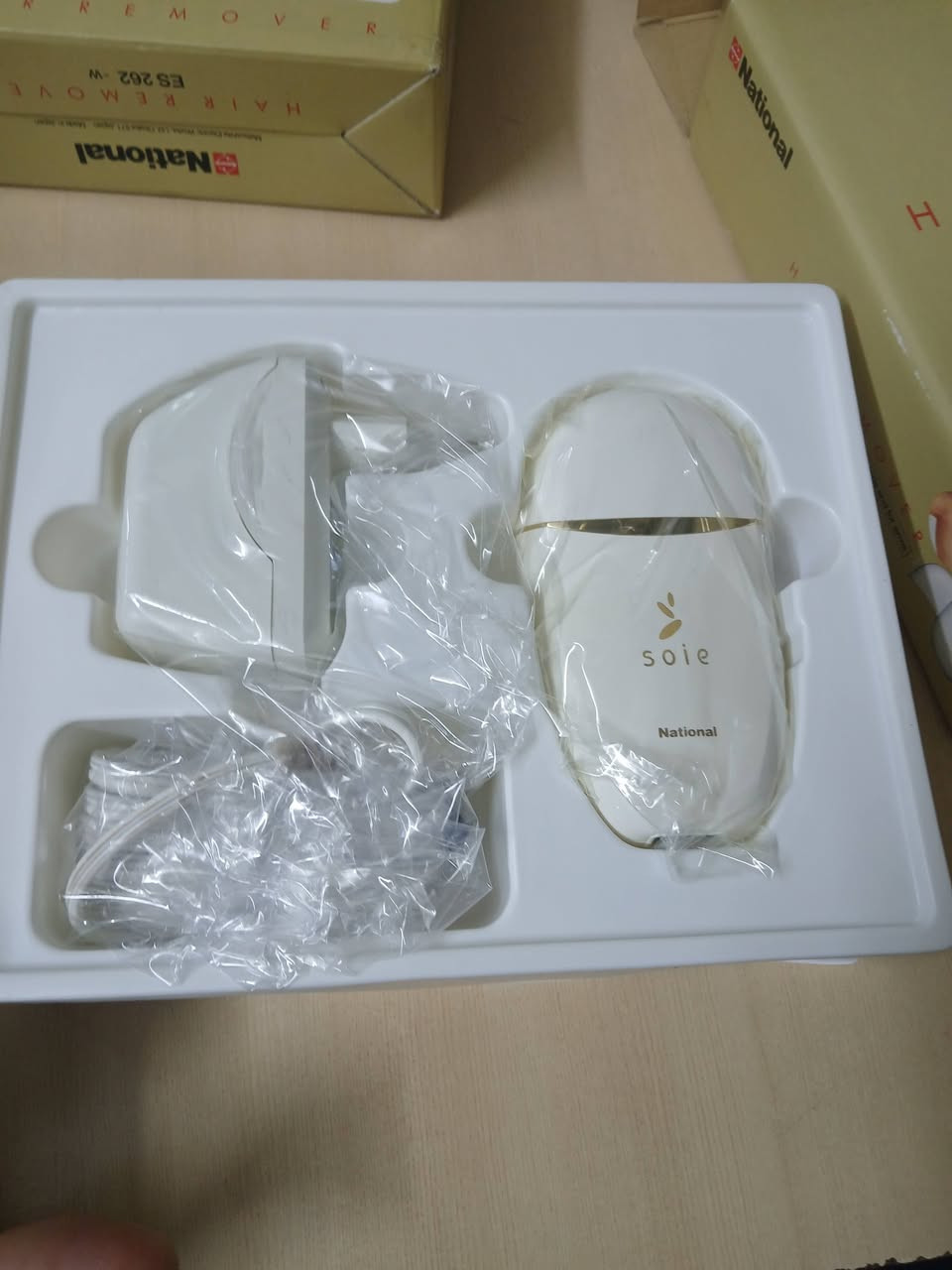 ماكنة حلاقة نسائي ماركة ناشنال السعر 25 الف للاستفسار التواصل ع الخاص او الاتصال بالرقم ***********
