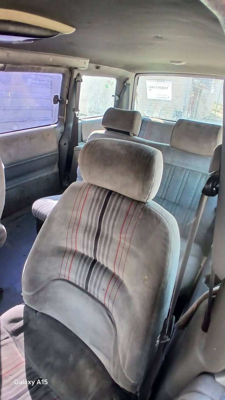 دوج كلايزر ١٩٩٥ سعر ١٥$
كير ومحرك نضيف
طخم تايه جديد 
سنويه ابيض صاحب سنويه بيتو بل موصل 
بس ماعندي رقمو 
عنوان دهوك قضاء برده رش 
***********
