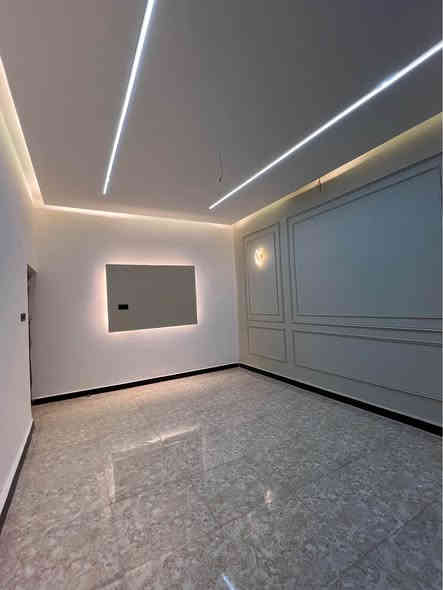 منزل للبيع المساحة 180م طابو زراعي 📄 تسليم مفتاح 🔑 
بناء حديث ( يحتوي على غرف منام عدد 2 / وصاله واستقبال ومطبخ وصحيات داخلية وخارجية وكراج 
في البصرة _ الصالحية _ قرب سنتر الصالحية _ على شارع تبليط 10م يبعد مسافه 150م عن الشارع الرئيسي 
السعر 155 مليون وبي مجال للشراي 
للتوآصل : *********** : *********** البصرة
