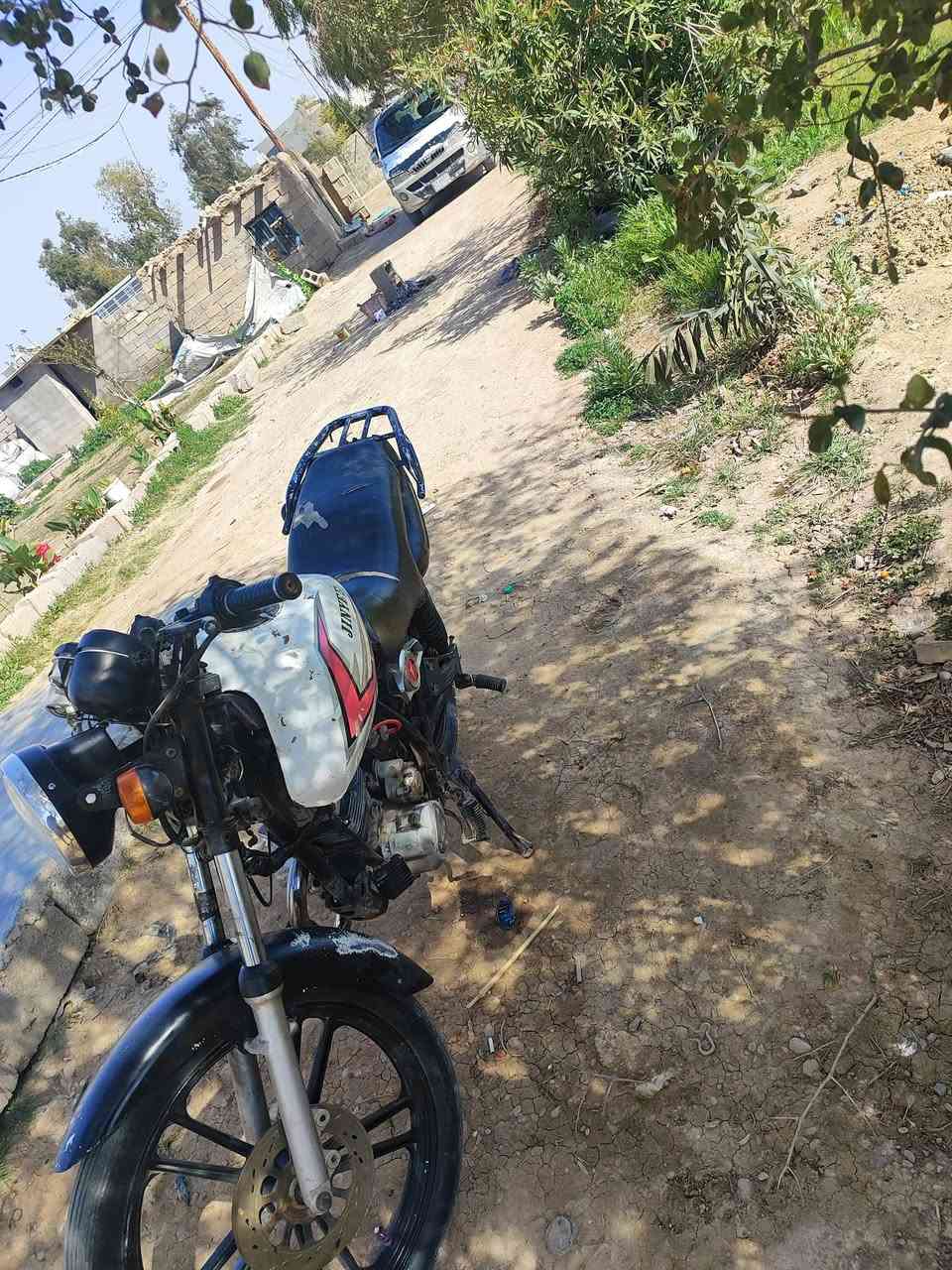 سلام عليكم  درجه بانده اللبيع مستعجل عله بيعته درجه خير من الله درجه مثل ما جدامك بل صوره سعر 175 الاستفسار اتصل  ***********
