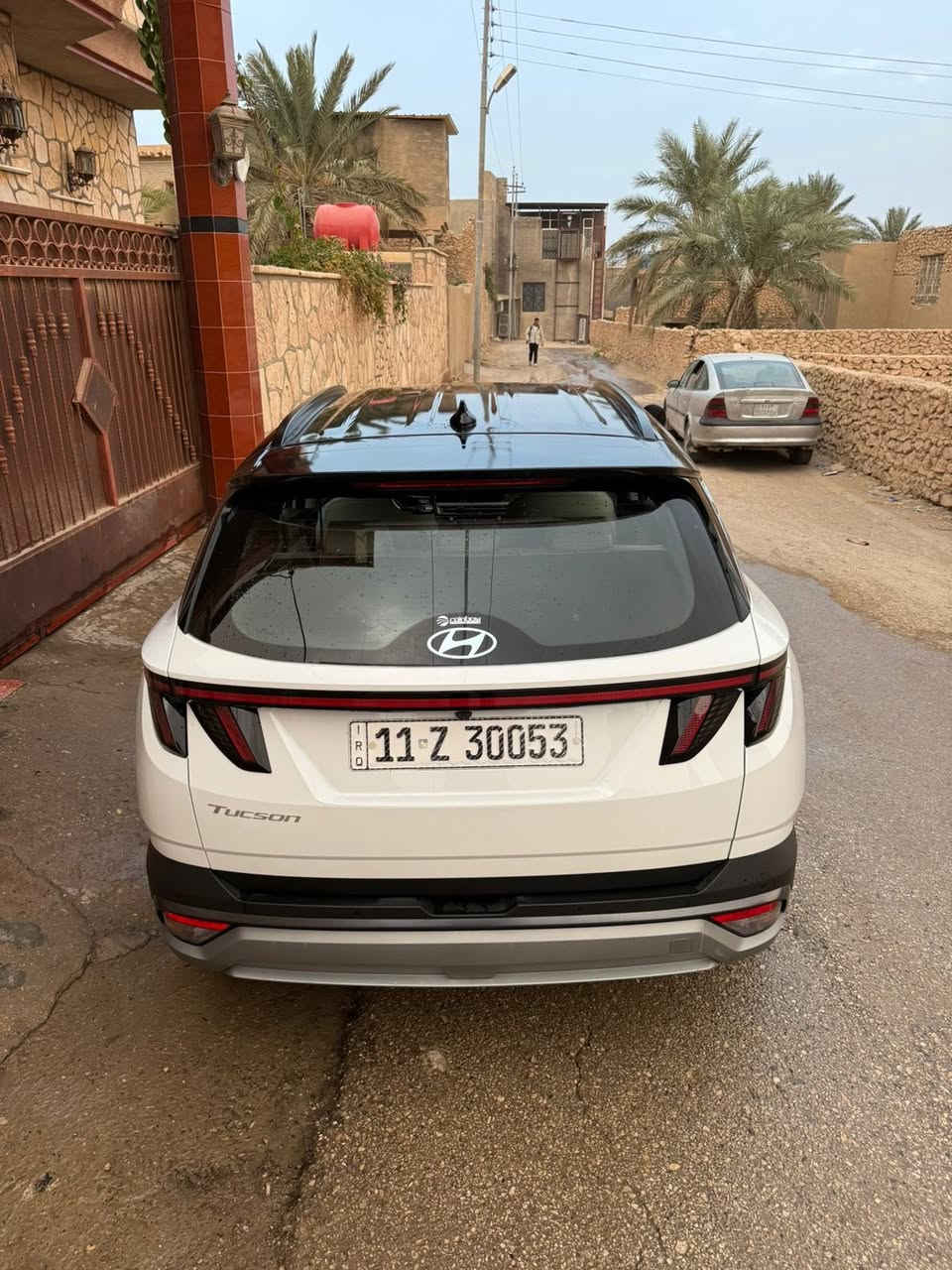 بسعر جداً مناسب جوه السوك
السلام عليكم للبيع 
توسان وارد كوري ٢٠٢٥ فول عدى البنراما. كشنات جلد كهربائي تدفئة تبيرد خزن ميموري  مقاعد خلفية تدفئة تبريد لمس رادارات  محيطية امامي خلفي ٥ كامرات وباقي المواصفات المعروفة الوارد كوري يجي بدون صور حادث حادثها جاملغ السائق مبدل نفس اللون وبنيد صبغ فقط ايرباك دركة فقط بدون شواصي بدون براكيت. محرك 1600 تيربو. 
العنوان بغداد الكرخ 
الخاص مغلق
للتواصل 📞
***********
