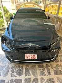 للبيع | تويوتا كراون 2026 Limited AWD Hybrid لون Nightshade الأزرق الم...