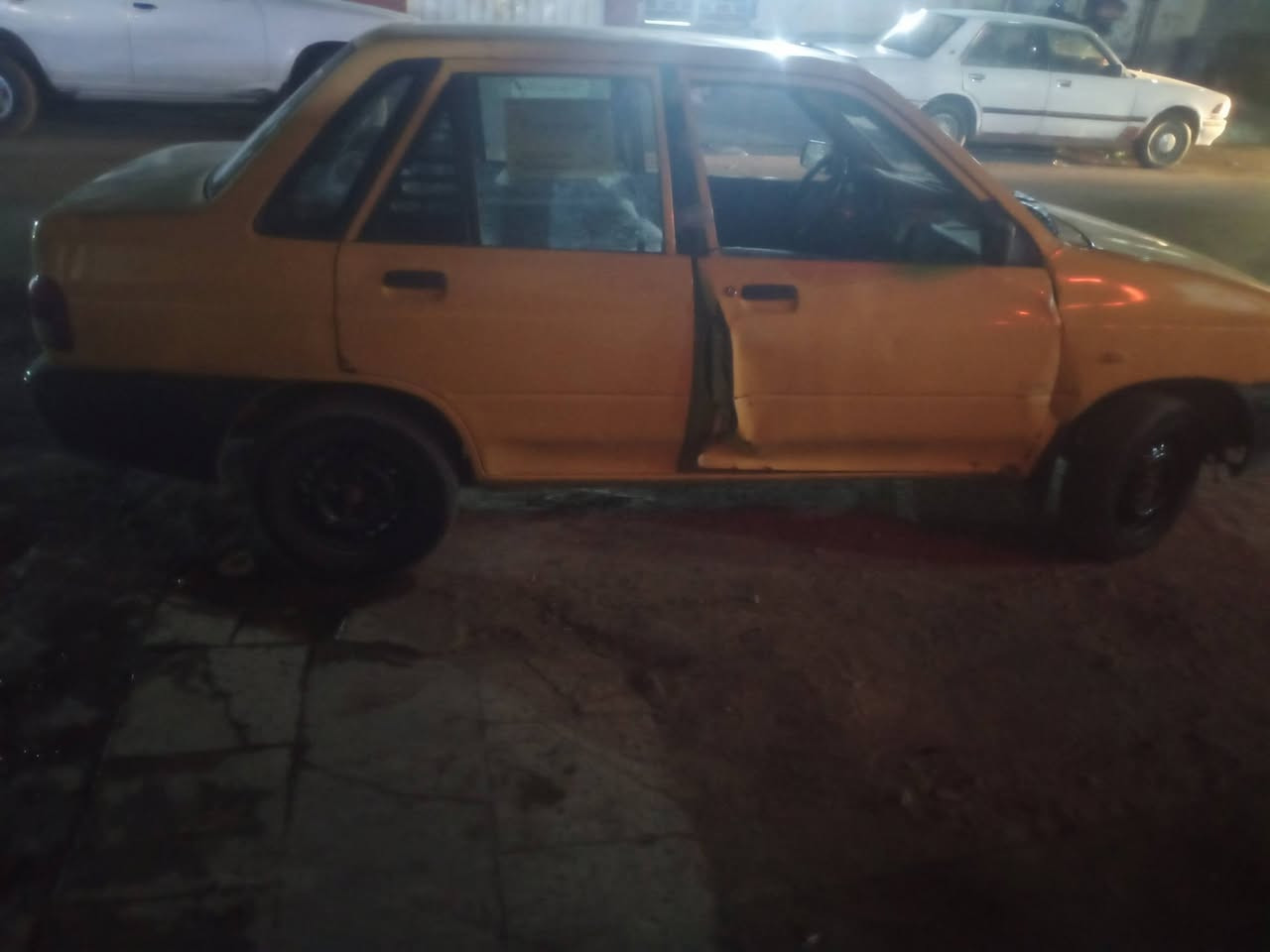 سلام وعليكم سايبه موديل 10 كير محرك كامله السياره مطلوبه غرامات 400 وهيئه 150 تحويل بس باب موحلو مضربه اخذ صافي 10 ورقات مكان السياره الشعب ***********
