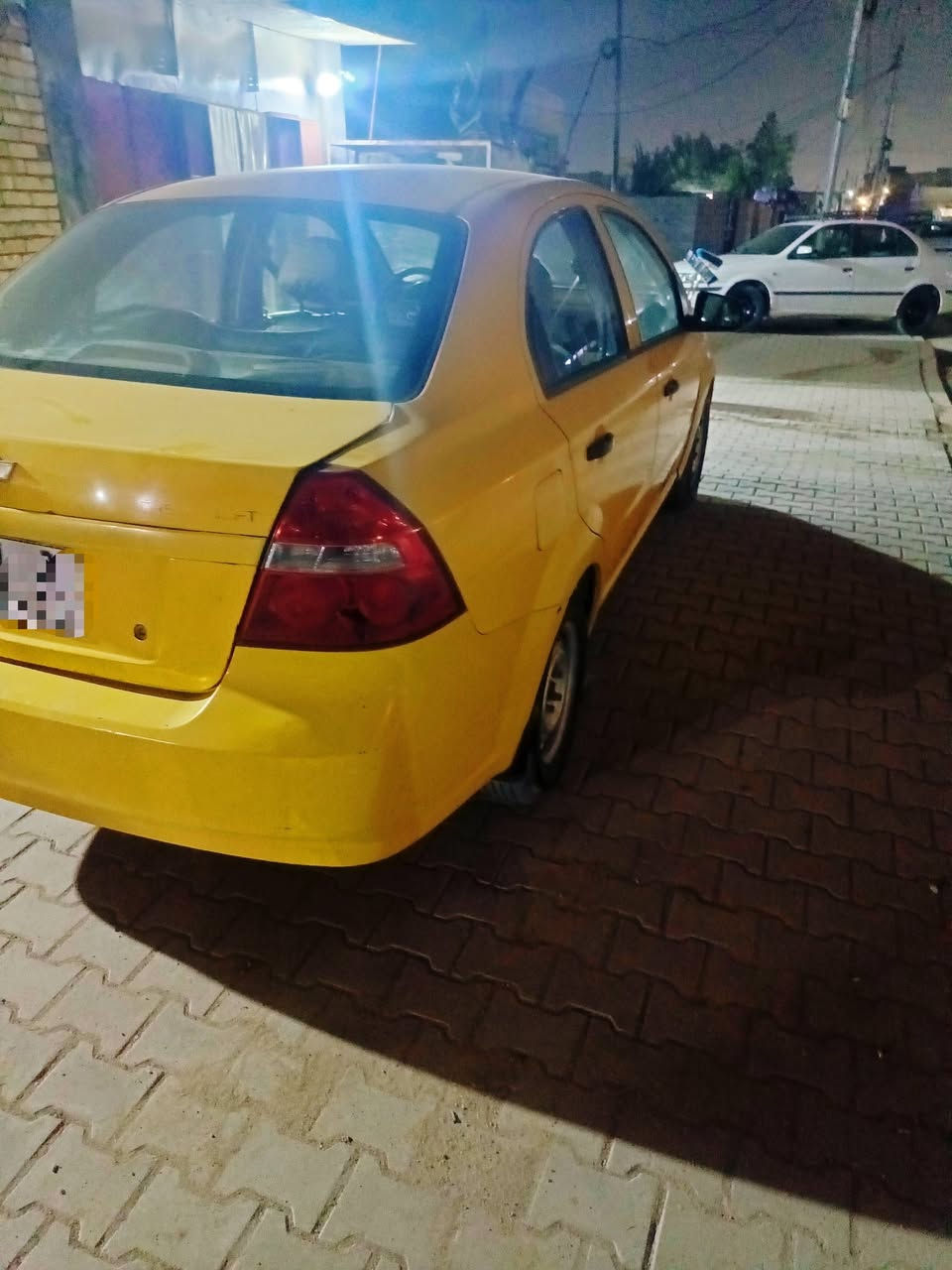 افيو خليجي موديل(11) بسمي سنويه تنتهي بل( 29 )بيهة رشات صبغ مكينه مفتوح كير عادي مكينه خير من الله دواخل جديده رقم انكليزي تدفئه تبريد شغال الكمبريسر بي صوت السعر (52)وبيهة مجال المكان بغداد الشعب للستفسار (***********)
