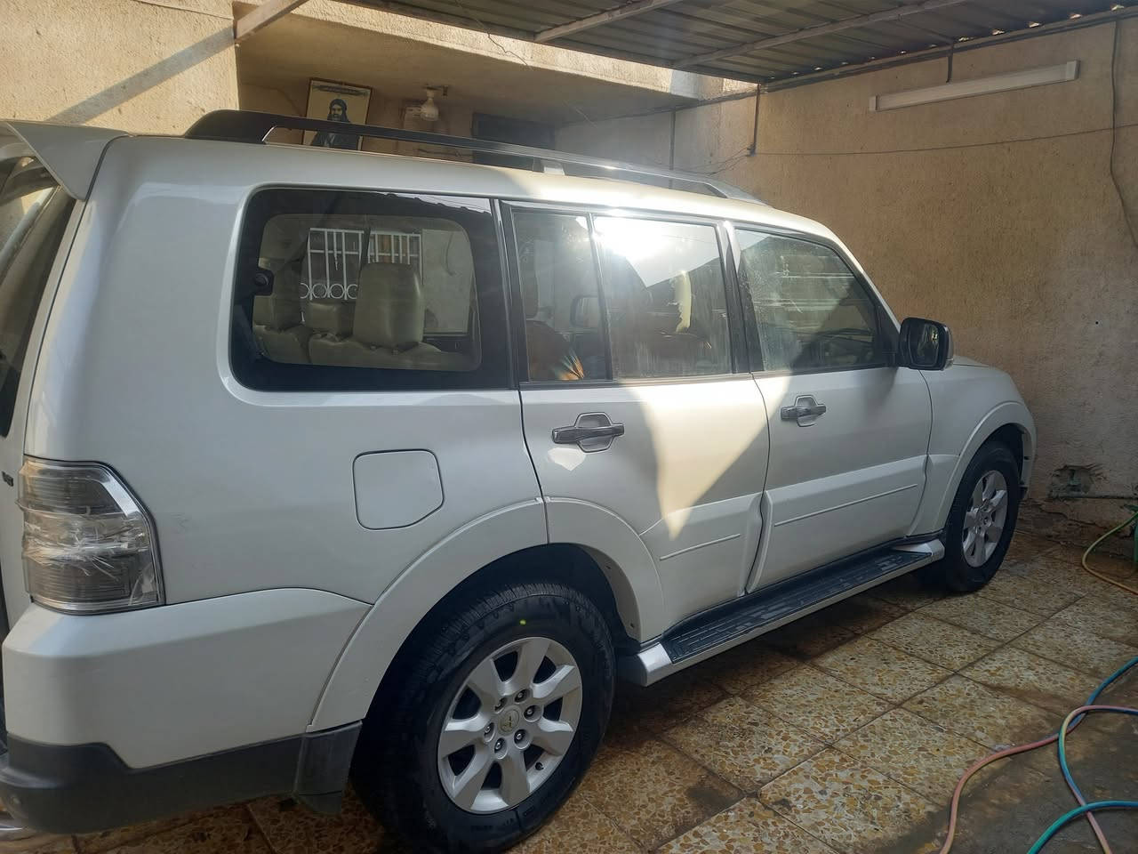 باجيرو حبتور موديل 2009 فول مواصفات
لون ابيض صدفي 
بأسمي تحويل اي يوم يعجبك
 رقم بغداد
 سيارة جديدة 
مواصفات فول 1/1 
كشنات جلد وبعدهن جدد
دبل كشن كهرباء 
٧ راكب 
فول تحكم استيرن 
بلوتوث حبتور 
دمام حبتور 
شاشة
فتحه سلايت 
٣ قطع تبريد 
محرك 6 سلندر 3500
فور ويل دفع رباعي 4x4
مري شفط 
ويل حجم 17
معروفة مواصفات الحبتور
ماشيه 135 
سيارة مال بيت كامله من كل النواحي بدون نقص برغي 
مكان السياره بغداد
السعر 130 وبيها مجال
للاستفسار الاتصال وتساب مفتوح
***********
